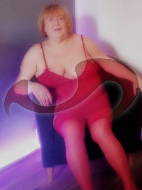 Massage Studios | Erotikmassage: Bild Oma Rosa, MILF in Leonding