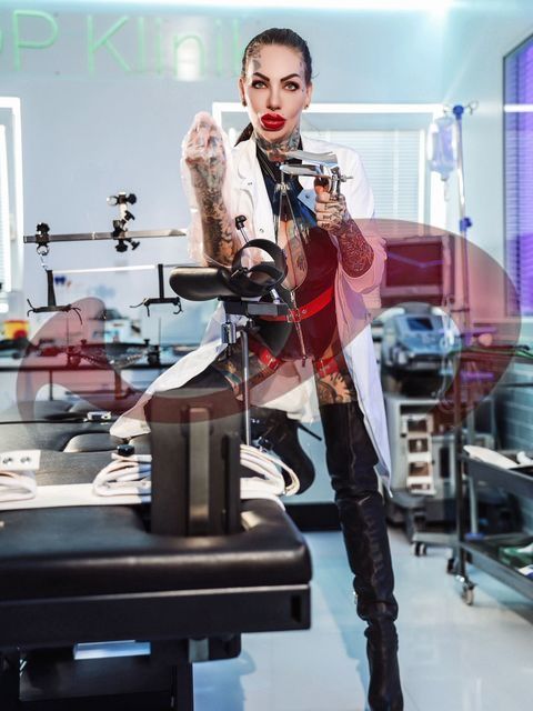 Bizarr & Fetisch: Bild Domina Ann Van Dorn in Drrenmoos