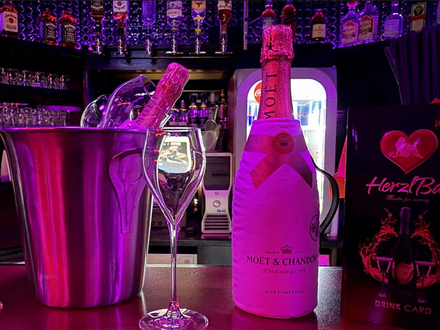 Laufhaus | Laufh�user: Bild Laufhaus & Nightclub - HERZL BAR in Leonding