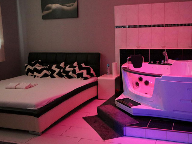 Laufhaus | Laufh�user: Bild Laufhaus & Nightclub - HERZL BAR in Leonding