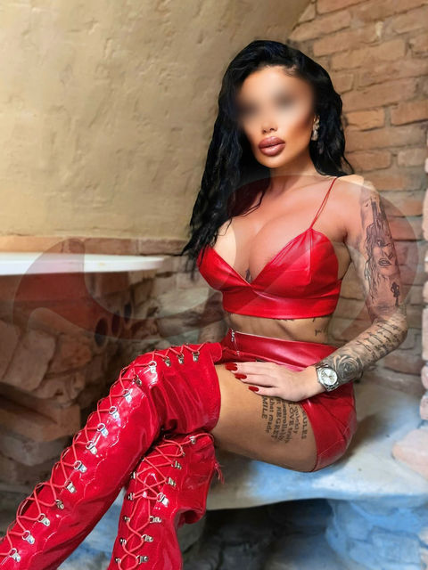  - Girls | Models | Callgirls:  Iron Queen Brenda  in Salzburg  / Wals/Salzburg , Grenzwaldweg 6 