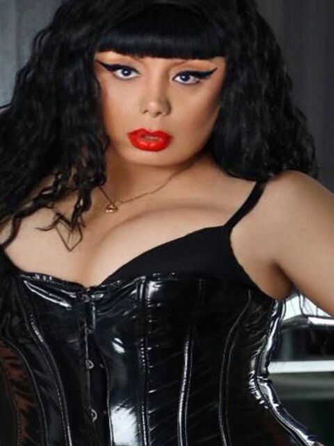 - Transsexuelle | Shemales: TS DOMINA IVANNA in Oberösterreich / Linz , Wiener Straße 680