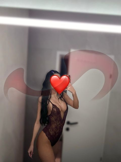 - Girls | Models | Callgirls: Sonia in Oberösterreich / Braunau , Neue Innbrückenstraße 1