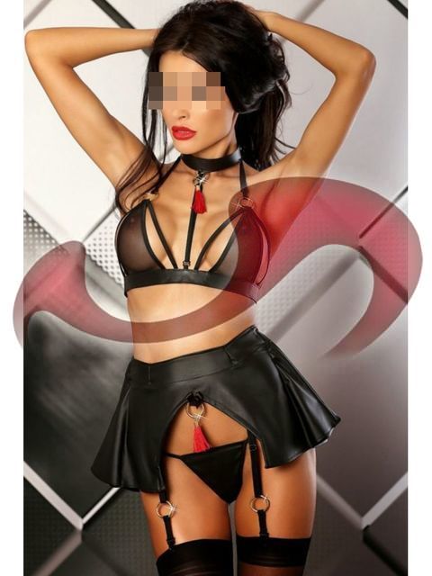  - Girls | Models | Callgirls:   Elif Azra  in Salzburg  / Wals/Salzburg , Grenzwaldweg 6 